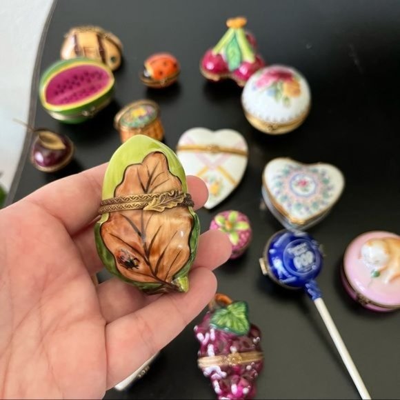 Limoges Acorn Ladybug w Leaf Peint Main Trinket Pill Box - Picture 2 of 12